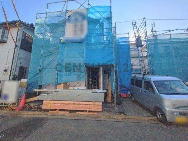 �_�ސ쌧������s����4���ڂ̐V�z��ˌ��Ă̑O�ʓ��H�܂ތ��n�ʐ^