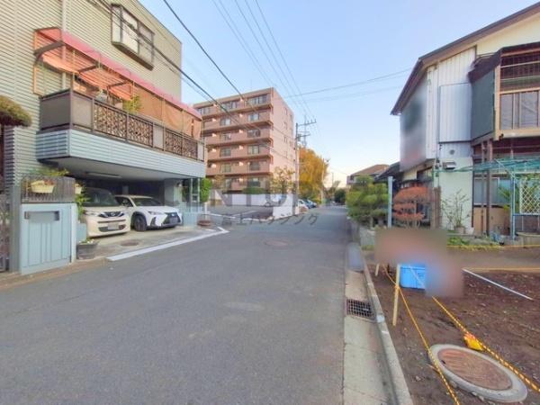 �_�ސ쌧����s���̓y�n�̑O�ʓ��H�܂ތ��n�ʐ^