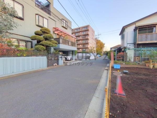 �_�ސ쌧����s���̓y�n�̑O�ʓ��H�܂ތ��n�ʐ^