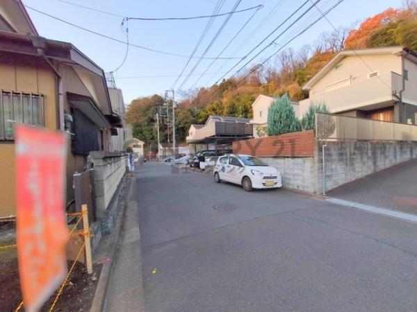 �_�ސ쌧����s���̓y�n�̑O�ʓ��H�܂ތ��n�ʐ^