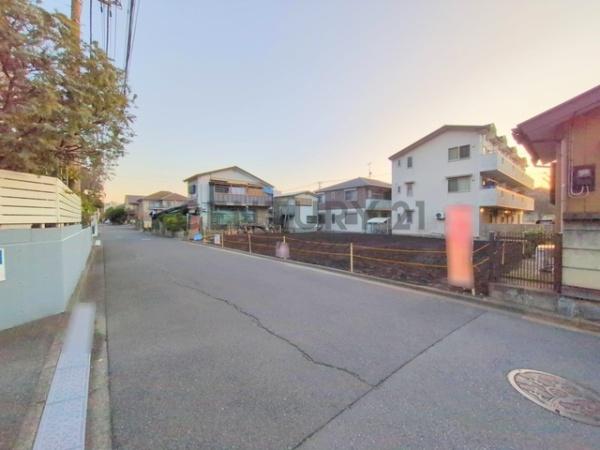 �_�ސ쌧����s���̓y�n�̑O�ʓ��H�܂ތ��n�ʐ^