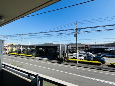 �_�ސ쌧����s�ғ��V��3���ڂ̒��Ã}���V�����̏Z�˂���̒��]�ʐ^