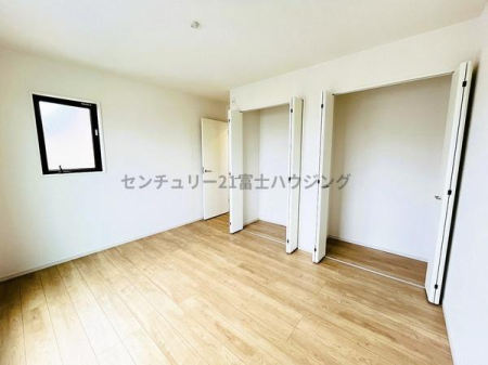 �_�ސ쌧����s���̐V�z��ˌ��Ă̐Q��