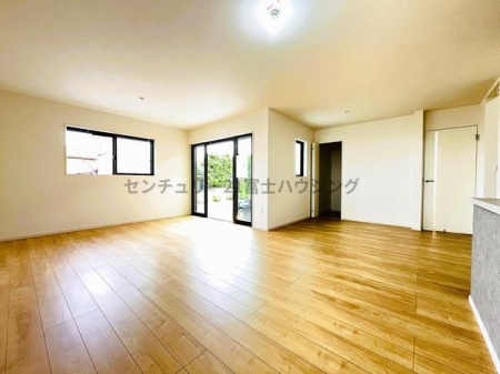 �_�ސ쌧����s���̐V�z��ˌ��Ẵ��r���O