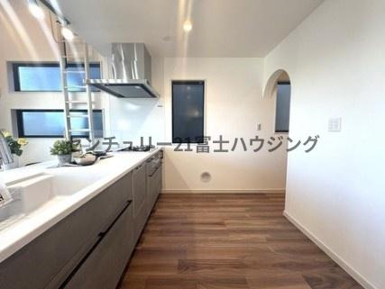 �_�ސ쌧����s������3���ڂ̐V�z��ˌ��ẴL�b�`��