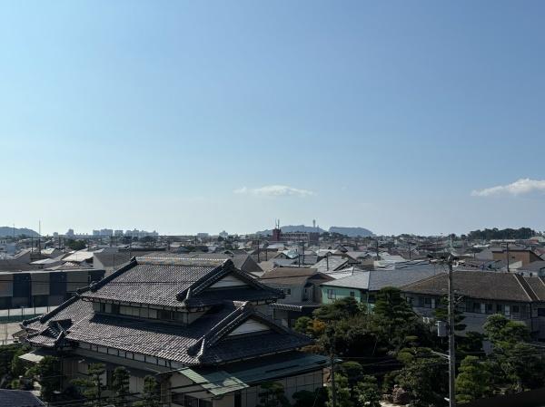 �_�ސ쌧����s�{����2���ڂ̒��Ã}���V�����̏Z�˂���̒��]�ʐ^