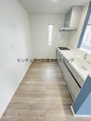 �_�ސ쌧������s����4���ڂ̐V�z��ˌ��ẴL�b�`��