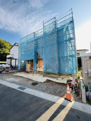 �_�ސ쌧���q�s��L�̐V�z��ˌ��Ă̑O�ʓ��H�܂ތ��n�ʐ^