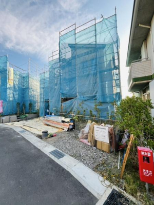 �_�ސ쌧���q�s��L�̐V�z��ˌ��Ă̑O�ʓ��H�܂ތ��n�ʐ^