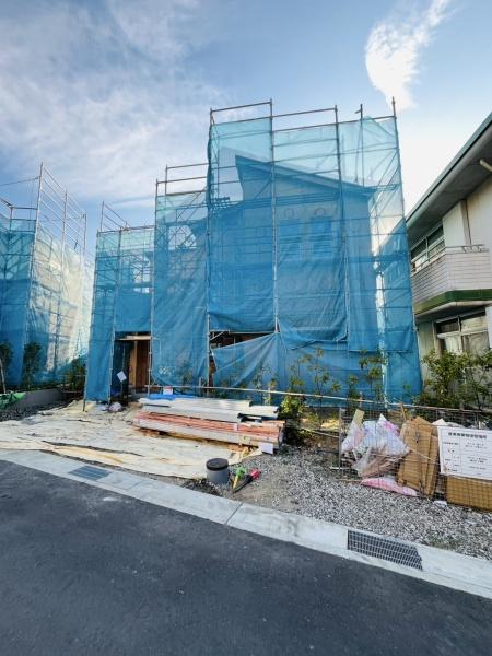 �_�ސ쌧���q�s��L�̐V�z��ˌ��Ă̑O�ʓ��H�܂ތ��n�ʐ^