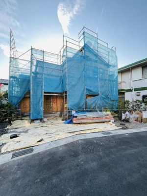 �_�ސ쌧���q�s��L�̐V�z��ˌ��Ă̑O�ʓ��H�܂ތ��n�ʐ^