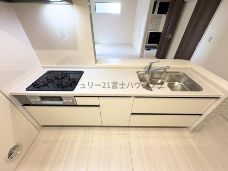 �_�ސ쌧������s���4���ڂ̐V�z��ˌ��ẴL�b�`��