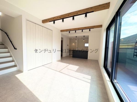 �_�ސ쌧������s���a�c3���ڂ̐V�z��ˌ��Ẵ��r���O