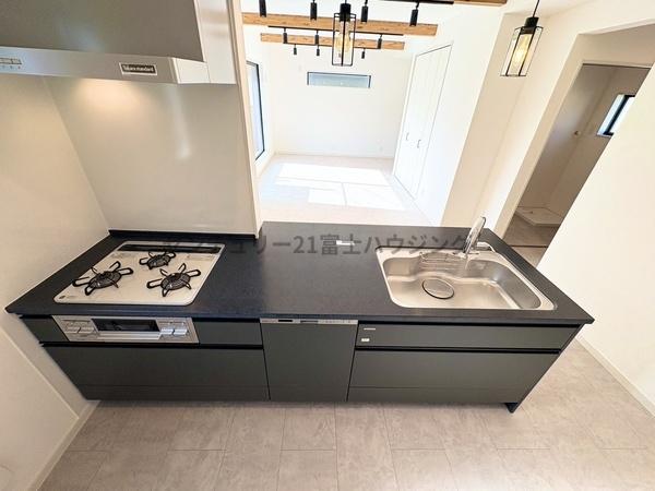 �_�ސ쌧������s���a�c3���ڂ̐V�z��ˌ��ẴL�b�`��