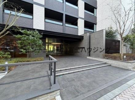 �_�ސ쌧����s�������̒��Ã}���V�����̃G���g�����X