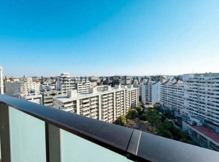 �_�ސ쌧����s�������̒��Ã}���V�����̏Z�˂���̒��]�ʐ^