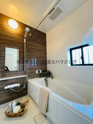 �_�ސ쌧����s�T���̐V�z��ˌ��Ă̗���