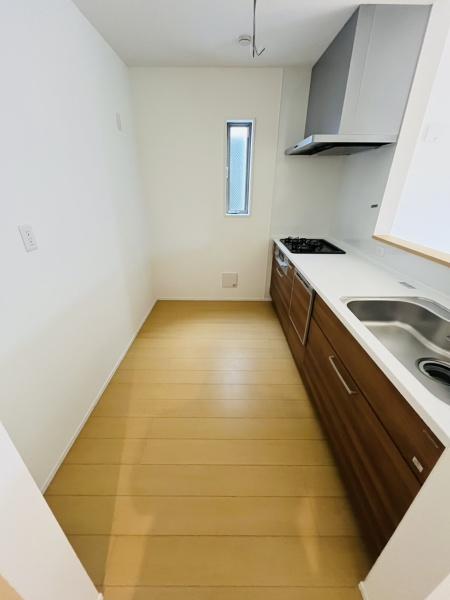 �_�ސ쌧������s�l�V���̐V�z��ˌ��ẴL�b�`��