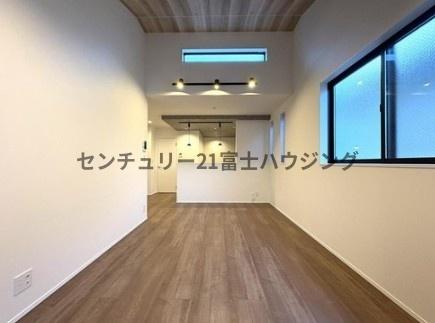 �_�ސ쌧������s���5���ڂ̐V�z��ˌ��Ẵ��r���O