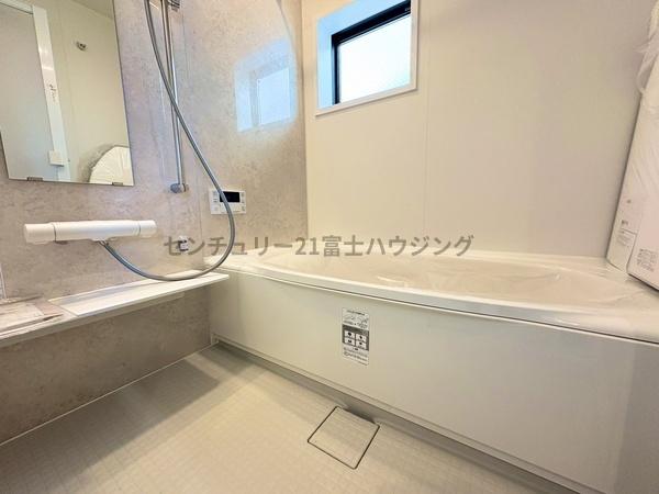 �_�ސ쌧������s�l�{��̐V�z��ˌ��Ă̗���