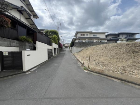 �_�ސ쌧����s�А��R4���ڂ̓y�n�̑O�ʓ��H�܂ތ��n�ʐ^