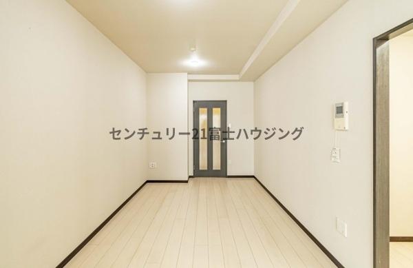 �_�ސ쌧����s�쓡��̒��Ã}���V�����̃��r���O