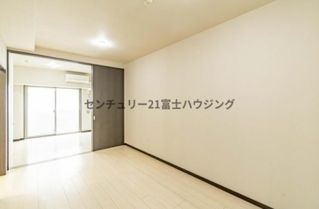 �_�ސ쌧����s�쓡��̒��Ã}���V�����̃��r���O