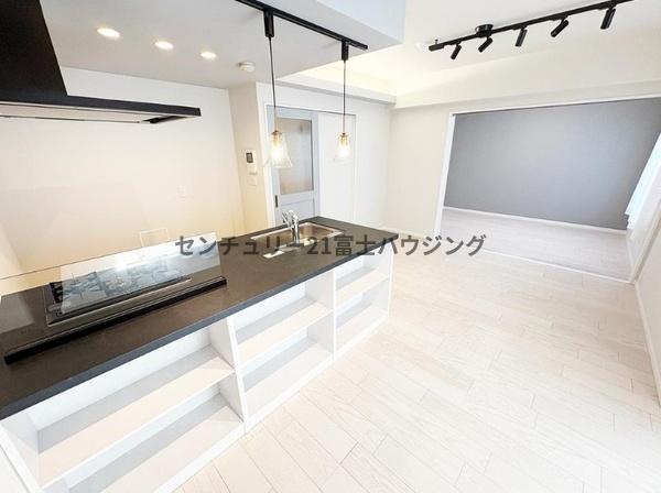 �_�ސ쌧����s�����C��1���ڂ̒��Ã}���V�����̃��r���O