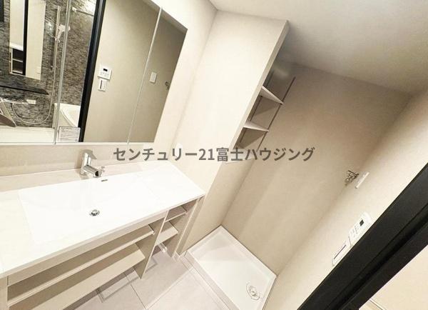 �_�ސ쌧����s�����C��1���ڂ̒��Ã}���V�����̐��ʑ�E���ʏ�