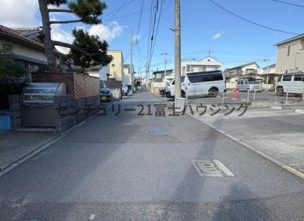 �_�ސ쌧����s�А��C��3���ڂ̒��È�ˌ��Ă̑O�ʓ��H�܂ތ��n�ʐ^