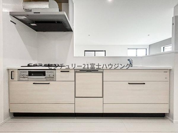 �_�ސ쌧���q�s���z4���ڂ̐V�z��ˌ��ẴL�b�`��