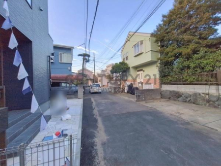 �_�ސ쌧����s�ғ����C��2���ڂ̐V�z��ˌ��Ă̑O�ʓ��H�܂ތ��n�ʐ^