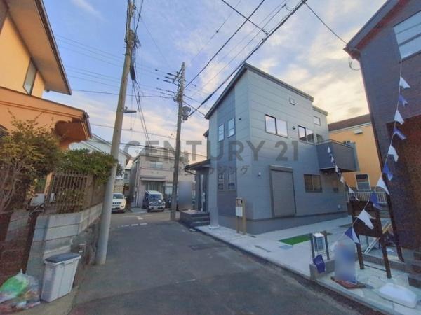 �_�ސ쌧����s�ғ����C��2���ڂ̐V�z��ˌ��Ă̑O�ʓ��H�܂ތ��n�ʐ^