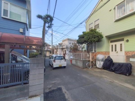 �_�ސ쌧����s�ғ����C��2���ڂ̐V�z��ˌ��Ă̑O�ʓ��H�܂ތ��n�ʐ^