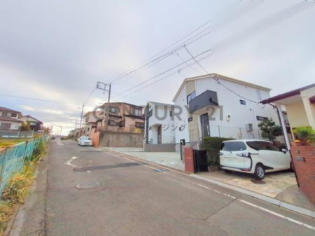 �_�ސ쌧����s�V�_��2���ڂ̐V�z��ˌ��Ă̑O�ʓ��H�܂ތ��n�ʐ^