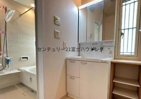 �_�ސ쌧������s���c4���ڂ̒��È�ˌ��Ă̐��ʑ�E���ʏ�