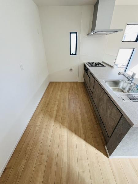 �_�ސ쌧������s�{��3���ڂ̐V�z��ˌ��ẴL�b�`��