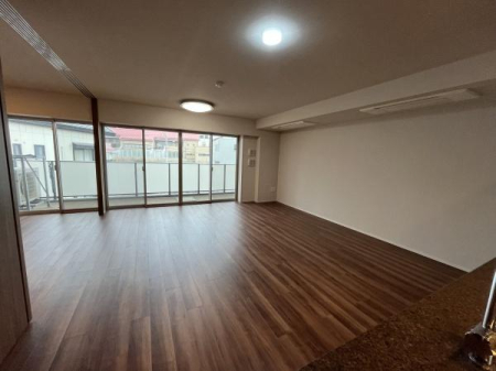 �_�ސ쌧������s���C��2���ڂ̒��Ã}���V�����̃��r���O