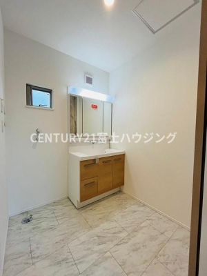 �_�ސ쌧���q�s���z4���ڂ̒��È�ˌ��Ă̐��ʑ�E���ʏ�