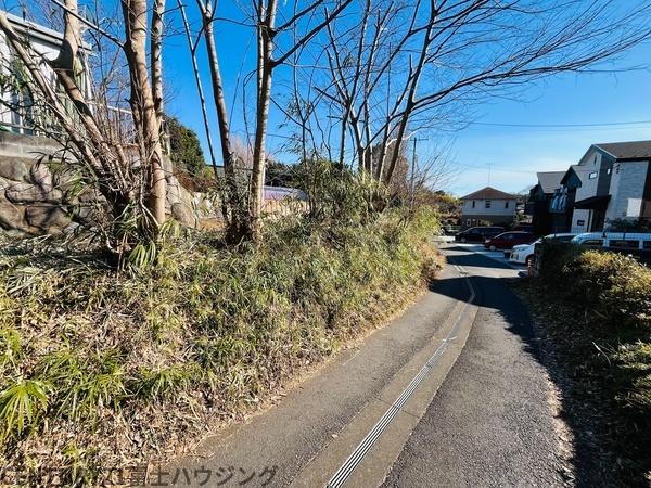 �_�ސ쌧����s�����̓y�n�̑O�ʓ��H�܂ތ��n�ʐ^