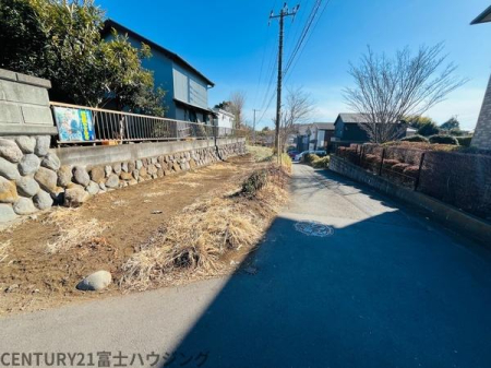 �_�ސ쌧����s�����̓y�n�̑O�ʓ��H�܂ތ��n�ʐ^