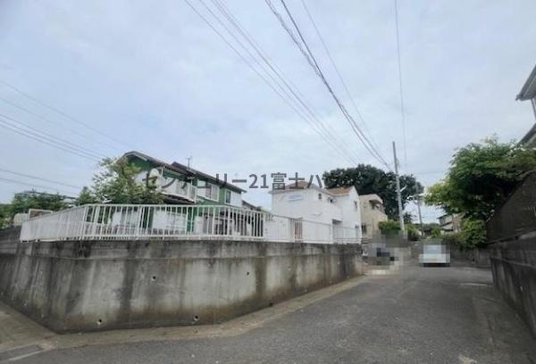 �_�ސ쌧����s�{���̓y�n�̑O�ʓ��H�܂ތ��n�ʐ^