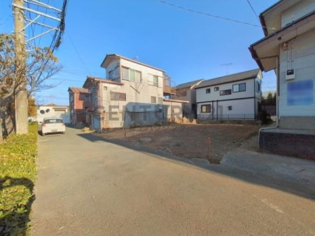 �_�ސ쌧����s���˂̓y�n�̑O�ʓ��H�܂ތ��n�ʐ^