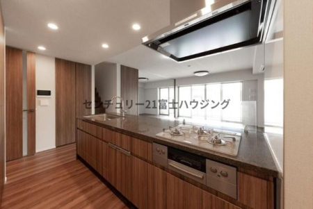 �_�ސ쌧������s���C��2���ڂ̒��Ã}���V�����̃L�b�`��