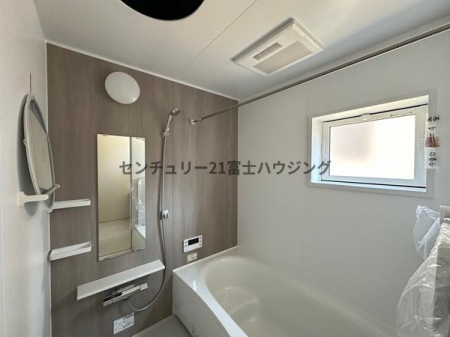 �_�ސ쌧���q�s�����5���ڂ̐V�z��ˌ��Ă̗���