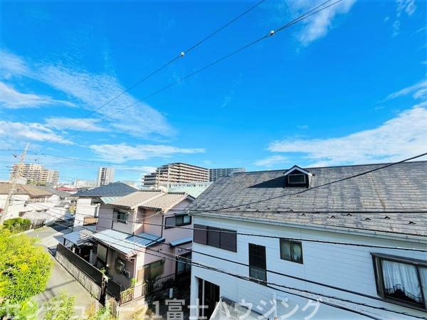 �_�ސ쌧������s�ԏ����̒��Ã}���V�����̏Z�˂���̒��]�ʐ^