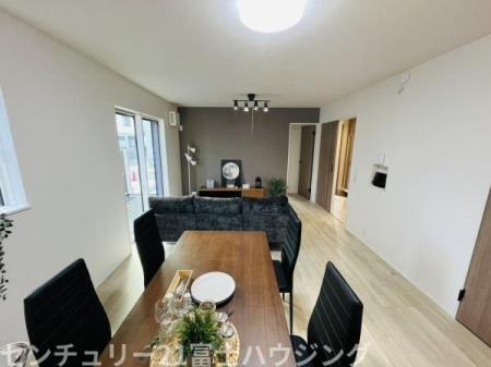 �_�ސ쌧������s�����̐V�z��ˌ��Ẵ��r���O