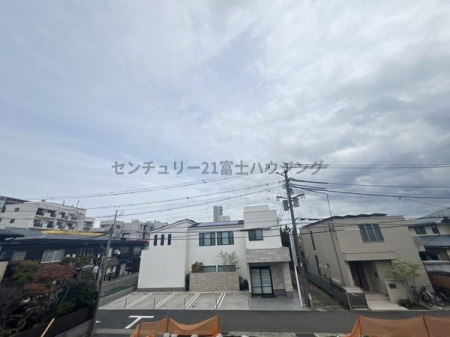 �_�ސ쌧������s�l�|3���ڂ̐V�z��ˌ��Ă̏Z�˂���̒��]�ʐ^