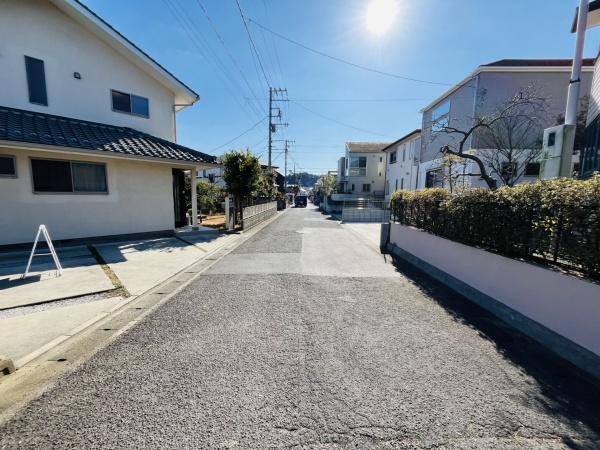 �_�ސ쌧���q�s�����3���ڂ̒��È�ˌ��Ă̑O�ʓ��H�܂ތ��n�ʐ^