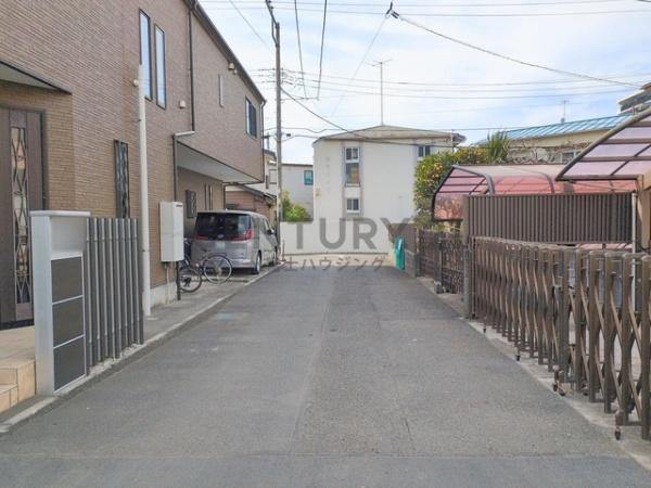 �_�ސ쌧������s�l�|3���ڂ̐V�z��ˌ��Ă̑O�ʓ��H�܂ތ��n�ʐ^